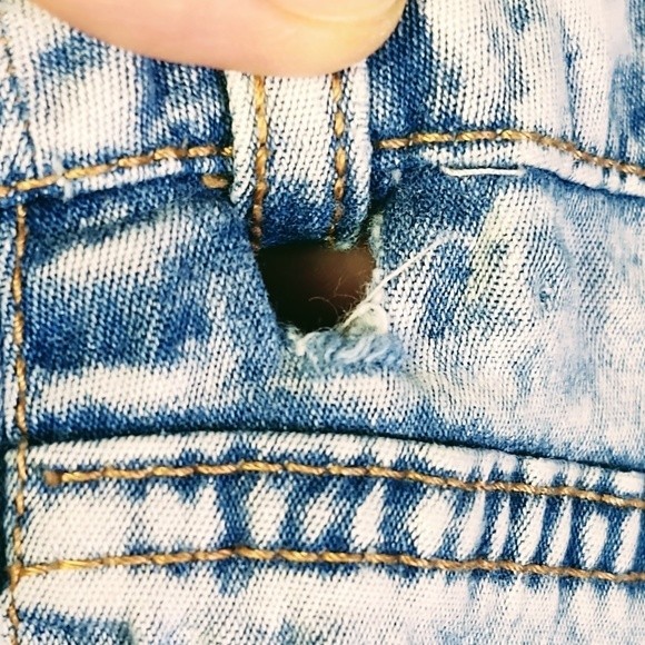 DIVIDED BY H&M DISTRESSED/RIPPED SKINNY LEG FADED DENIM BLUE JEANS LIGHT WASH 8 - Picture 11 of 12